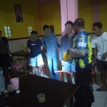 Sedang Asyik Pesta Miras Sejumlah Pemuda dan Seorang Perempuan Diamankan Polisi