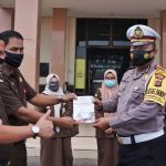 Satlantas Berikan SIM Secara Kolektif Kepada Pegawai Kajari Lhokseumawe