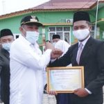 Hari Amal Bakti Kementrian Agama ke 75 Syahid Mujiburrohman Guru Pondok Modern Al Furqon Diberi Penghargaan