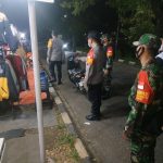 Danramil 08/Duren Sawit Bersama Tim Pemburu Covid-19 Polsek, Terus Tegakkan Protkes dan 3M