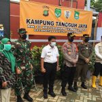 Kapolres Lauching Tangerang Bermasker di Kampung Tangguh Polsek Jatiuwung