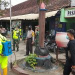 Sejumlah Fasilitas Umum Di Kecamatan Kapas, Disterilisasi Petugas Gabungan Bojonegoro
