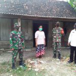 Serda Sutriyono Cek Rumah Warga Dusun Nglambangan Yang Jadi Sasaran Program Aladin