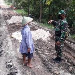 Ada Kegiatan TMMD Di Desanya, Mursini Dan Kadir Senang