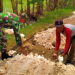 Masyarakat Dan Kodim Bojonegoro Persiapkan Lokasi Pembangunan Jalan Program TMMD 110 Tambakrejo