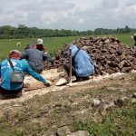 Tertunda Akibat Hujan, Satgas TMMD 110 Bojonegoro Kembali Garap Pekerjaan Jalan