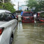Ratusan Mobil Terendam Banjir di Kecamatan Priuk Kota Tangerang