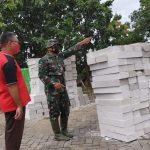 Anggota Satgas TMMD 110 Bojonegoro Cek Hebel Untuk Rehap SDN Ngrancang