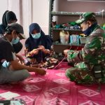 Bersama Warga, Satgas TMMD 110 Bojonegoro Turut Hajad Berjama’ah