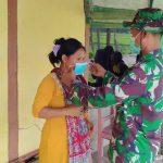Door To Door Bagikan Masker, Upaya Satgas TMMD 110 Bojonegoro Cegah covid-19