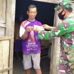 Bagi Masker Dilokasi TMMD 110 Bojonegoro, Upaya Putus Sebaran Covid-19
