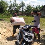 Wujudkan Kemanunggalan, Satgas TMMD 110 Bojonegoro Bantu Warga Beraktivitas
