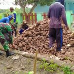 Satgas TMMD 110 Bojonegoro Laksanakan Pemerataan Batu Jalan