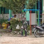 TMMD 110 Bojonegoro, Satgas Bantu Rapikan Pohon Kalongan