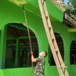 Personel Satgas TMMD 110 Bojonegoro Bantu Cat Mushola