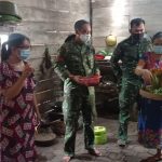 Satgas TMMD 110 Bojonegoro Membantu Proses Pembuatan Jamu