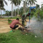 Satgas TMMD Kodim 0415/BTH Giat Bersih-bersih Bersama Warga Mekar Jaya