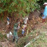 Satgas TMMD 110 Bojonegoro, Kerja Bakti Bersihkan Saluran Air