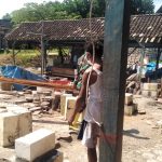 Satgas TMMD 110 Bojonegoro Gotong Royong Perbaiki Rumah Warga Desa Jatimulyo
