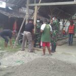 Anggota TMMD 110 Bojonegoro Dan Warga Kerja Bakti Dirikan Rumah