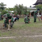 Pasca Pembinaan Dispora, Pemuda Jatimulyo Dibantu Satgas TMMD 110 Bojonegoro Bersihkan Lapangan
