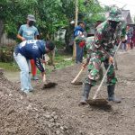 Batu Pembangunan Jalan, Diratakan Satgas TMMD 110 Bojonegoro Bersama Warga Ngrancang