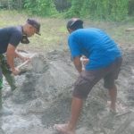 Mengaduk Luluh, Untuk Kesuksean Program Aladin TMMD 110 Bojonegoro