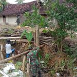 Satgas TMMD Bojonegoro Bersama Warga Lakukan Normalisasi Sungai