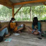 Satgas TMMD 110 Bojonegoro Dampingi Anak-Anak Belajar Daring