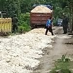 Pengangkutan Material Bangunan Untuk Program TMMD 110 Bojonegoro Terus Di Genjot
