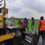 Percepat Pengaspalan, Warga Ngerancang Gotong Royong Bersama Satgas TMMD 110 Bojonegoro