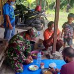 Makin Akrab, Warga Jatimulyo Ngerujak Bareng Satgas TMMD Bojonegoro