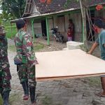 Warga Bersama Satgas TMMD Kodim Bojonegoro Kompak Kerjakan Program Aladin