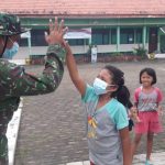Satgas TMMD Kodim Bojonegoro Menjadi Sahabat Anak-Anak