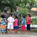 Bisa Bermain Sambil Belajar Bersama Satgas TMMD 110 Bojonegoro, Anak-Anak Bangga