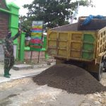 Guna Ketepatan, Distribusi Material Dikawal Satgas TMMD 110 Kodim Bojonegoro