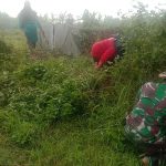 Satgas TMMD Kodim Bojonegoro Di Desa Jatimulyo Bersihkan Embung Desa Bersama Warga