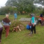 PKK Desa Jatimulyo, Antusias Bersihkan Embung Desa Bersama Satgas TMMD Bojonegoro