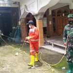 Satgas TMMD Kodim Bojonegoro Di Desa Jatimulyo Semprotkan Disinfektan