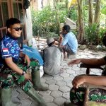 Jeda Bekerja, Satgas TMMD Kodim Bojonegoro Istirahat Diumah Warga Sekitar