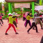 Tingkatkan Kebugaran Tubuh, Warga Dan Satgas TMMD Kodim Bojonegoro Senam Bersama