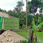 Aksi Babinsa Ngrancang Warnai TMMD 110 Kodim Bojonegoro