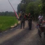 Dansatgas TMMD Kodim Bojonegoro Tinjau Pengerjaan Pengaspalan Jalan