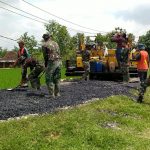 Pengaspalan Jalan Poros Desa Oleh Satgas TMMD Kodim Bojonegoro Dikebut