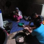 Ortu Asuh Siapkan Makanan untuk Satgas TMMD 110 Kodim 0415/BTH