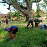 Satgas TMMD Kodim Bojonegoro Bersih Bersih Area Punden