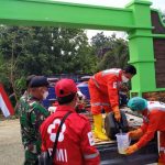 Semprotkan Disinfektan, Satgas Dan PMI Bojonegoro Sterilkan Lokasi TMMD Tambakrejo