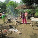 Sambut Bupati Muaro Jambi, Emak-emak Sungai Terap Semangat Masak