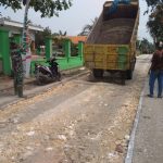 Pasir Berdatangan, Satgas TMMD Kodim Bojonegoro Dan Warga Siap Perbaiki Jalan Kalongan