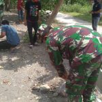 Cegah Banjir, Satgas TMMD Kodim Bojonegoro Dan Masyarakat Bersih-Bersih Lingkungan